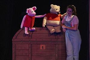 Winnie et Porcinet sur un coffre