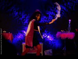 La fée Yogane est attendue par son mari pour une grande soirée… Il ne 