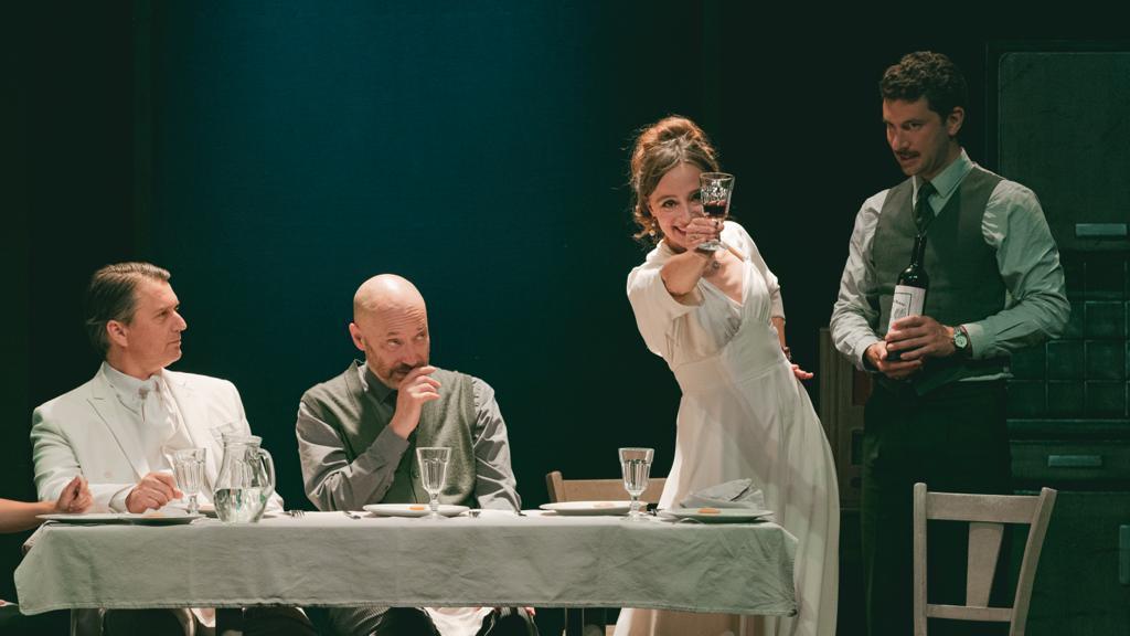 Adieu Monsieur Haffmann ce soir sur France 4 : la pièce de théâtre aux 4  Molières - Bulles de Culture