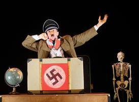 Deux clowns déguisés