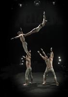 Avec A Simple Space, la compagnie australienne Gravity & Other Myths t