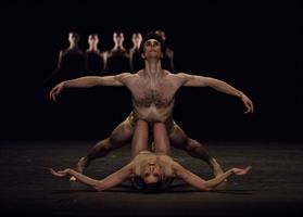 Clémence Gross et Alexander dans Petite Mort