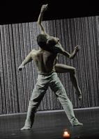 Valentine Colasante et Julien Guillemard dans Gods and Dogs