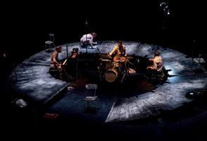 Des musiciens en cercle