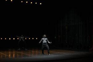 Les danseurs en mouvements