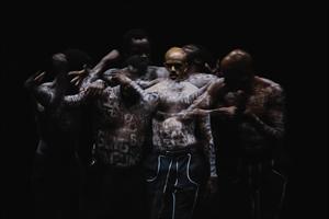 Les danseurs en mouvements