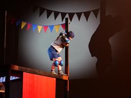 Des comédiens sur scène