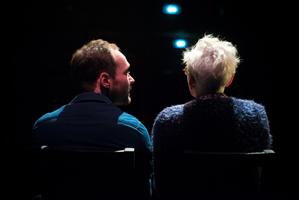 Comédie dramatique sur la fin de vie, Ceux qui restent raconte le voya