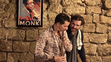 Deux musiciens qui se parlent