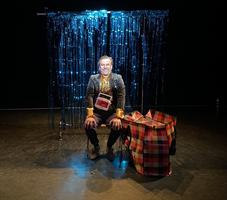 Pascal Demolon avec une radio