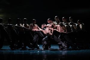 Laura Hecquet et le Corps de Ballet dans The Season's Canon