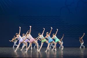 Le Corps de Ballet dans Ens Sol