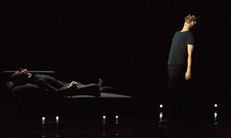 Les deux comédiens sur scène