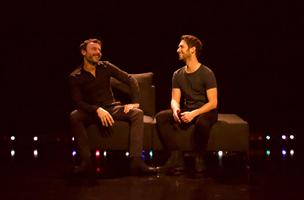 Les deux comédiens sur scène