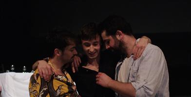 Tiraillé entre des idéaux passés et des espoirs pas tout à fait éteint