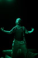 Le Bruit des Mouches est un thriller humoristique inspiré d’un fait di