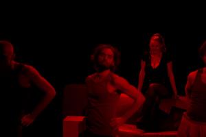 Le Bruit des Mouches est un thriller humoristique inspiré d’un fait di