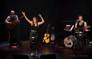 Marie Reno sur scène