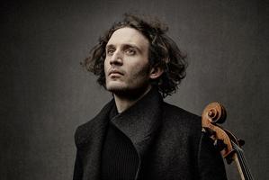 Nicolas Altstaedt dans des variations classiques et romantiques au pup