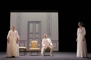 Paris, 1750. Une brillante dispute philosophique éclate dans le salon 