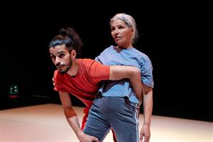 Mohamed Toukabri et sa mère, Latifa duo de danse mère fils filial amour