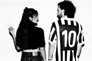 Des gens qui se prennent en photo