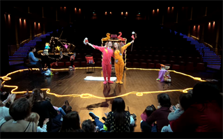 Des enfants qui s'amusent