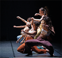 Sur tes épaules, chorégraphie Nawal Aït Benalla 