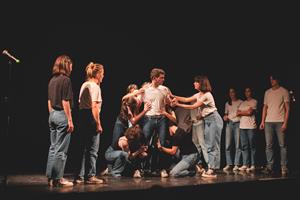 La troupe sur scène