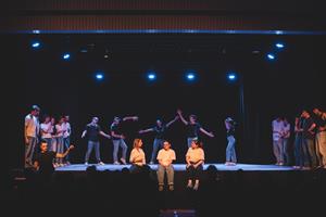 La troupe sur scène