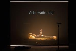 Un père laisse à sa fille le soin d’éclairer son histoire. Le prix Fem