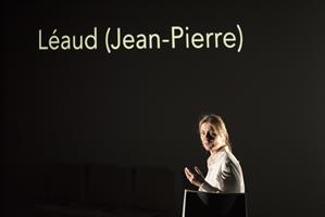 Un père laisse à sa fille le soin d’éclairer son histoire. Le prix Fem