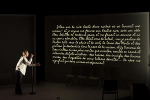 Un père laisse à sa fille le soin d’éclairer son histoire. Le prix Fem