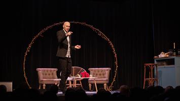 Un plateau d’artistes déjantés et survoltés qui n’épargnent personne !