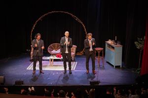 Un plateau d’artistes déjantés et survoltés qui n’épargnent personne !