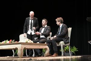 Un plateau d’artistes déjantés et survoltés qui n’épargnent personne !