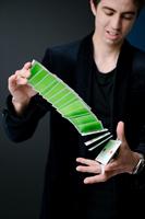 Après le succès du one-man-show Apparition à Paris en 2023, l’illusion