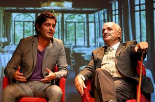 Dali en pleine discussion