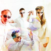 Orchestre de poche rétrofuturiste, Abysskiss part à la recherche des v