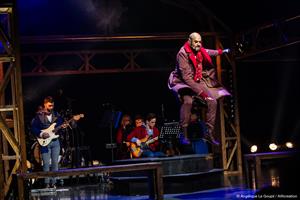 Les musiciens en costumes d'époque