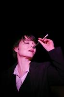 Le trio d'interprètes sur scène