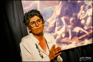 Grâce à une drôle de conférencière, découvrez les secrets du Radeau de