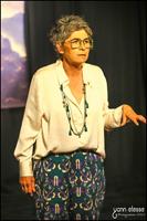 Grâce à une drôle de conférencière, découvrez les secrets du Radeau de