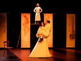 Un conte burlesque, mené tambours battants, qui nous entraîne dans les