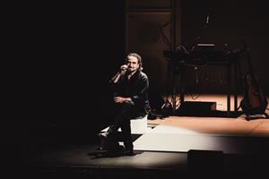 Entre le concert en pointillé et le monologue buissonnier, Stephan Eic
