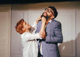 Des comédiens sur scène