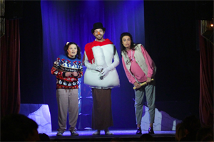 Plongez dans l’aventure givrée de Marly au pôle Nord, un spectacle mus