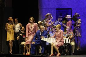 Compositeur et parolier américain, Jerry Herman a connu son premier su