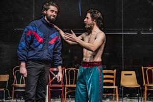 Sylvain a 40 ans, il se remémore deux expériences marquantes de son pa