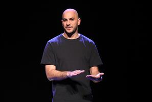 Après le succès de Coming-out nommé aux Molières du meilleur seul en s